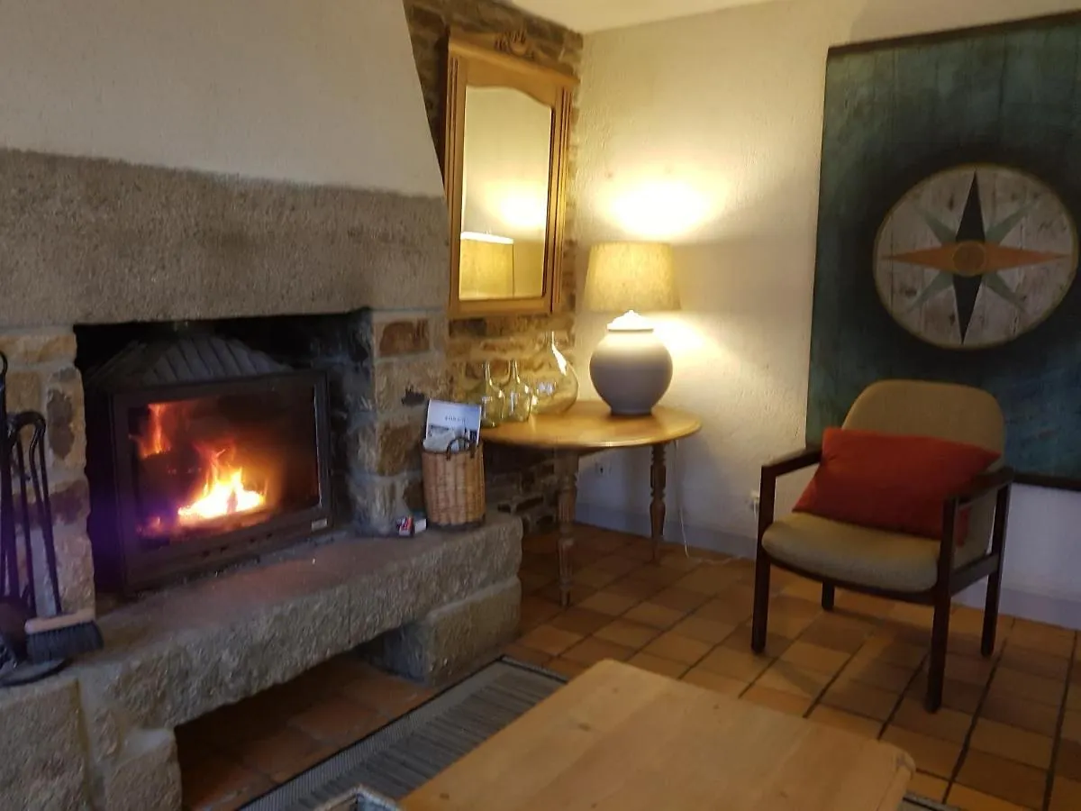 Holiday home Fermette Villa Plounevez-Lochrist